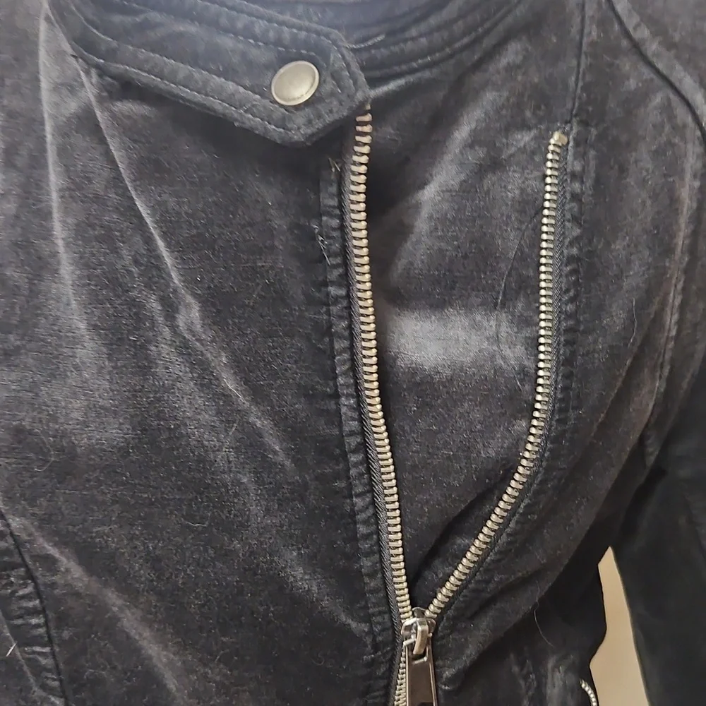 Free Peopke Black Velvet Jacket - Picture 3 of 14